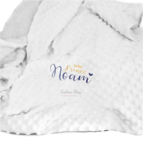 couverture-bebe-brodee-personnalise-plaid-cadeau-naissance-prenom-fille-garcon-blanc-prince